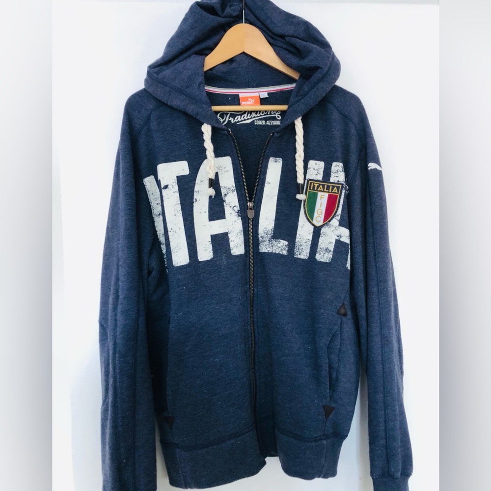 Vintage Italia hoodie.